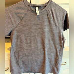 Athleta Women’s Gray Dri-Fit Athletic T-Shirt, size Medium, EUC